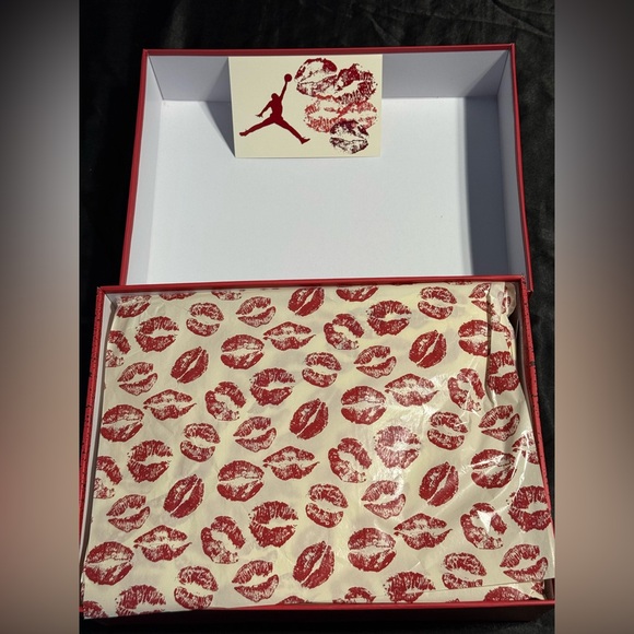 Women's Size 14/Men's Size 12.5 - Air Jordan 4 Retro "Pale Ivory and Tough Red" - Picture 14 of 16